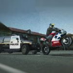 Мотоциклист против полиции на машинах